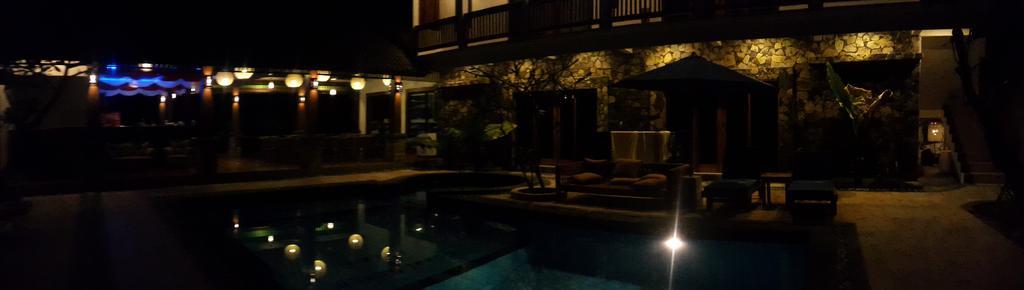 Coral Beach Pizza Cottages กีลีตราวางัน ภายนอก รูปภาพ
